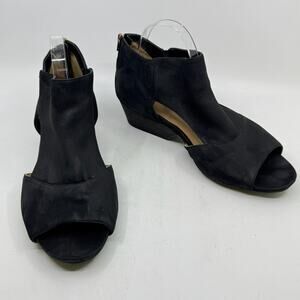 NATURALIZER Greyson Peep-Toe Ankle Bootie